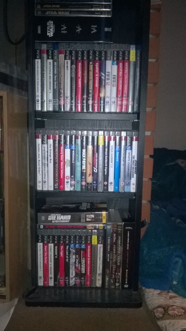 Ps3-as kollekcióm, némi kedvenc filmes gyűjteménnyel megspékelve. 